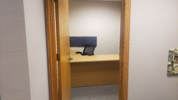 1,422 SF
